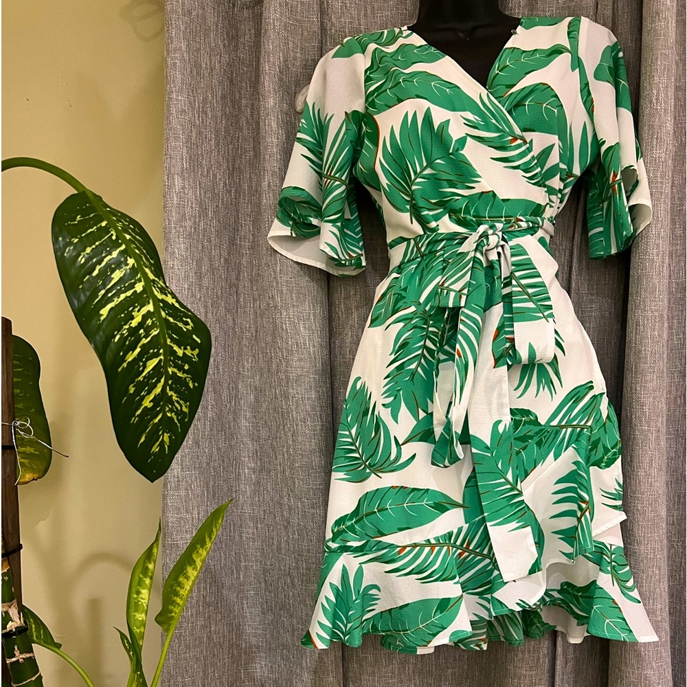 Odel Mini Dress Wrap Ruffle Hem Green and White Leaf Print Size 4